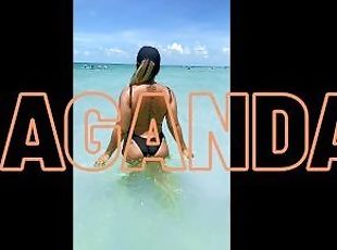 Payudara besar, Orang telanjang, Umum, Kamera, Pantai, Pengintipan, Barang rampasan, Pelacur (Slut), Sperma, Payudara