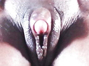 Clitoris (bagian atas vagina paling sensitif), Besar (Huge), Mastubasi