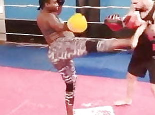 pregnant girl does kick boxing