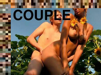 levrette, en-plein-air, chatte-pussy, fellation, ejaculation-sur-le-corps, ados, couple, natte, naturel, parfait