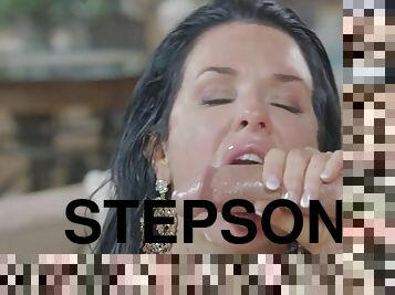 Stepson Slams His Family Jewels on Stepmom's Slit - brunette MILF Veronica avluv