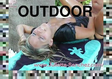 Outdoor fuck in wetlook with juliettasanchez