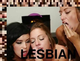 Three Funny Girls Sucking Dick - Homemade lesbian threesome