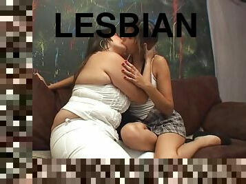 לסבית-lesbian, נשיקות, בלונדיני