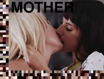 London River And Hime Marie Make Out On The Mother Dear