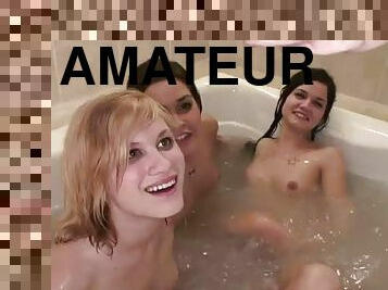 baignade, amateur, lesbienne, ados, collège, douche, réalité, taquinerie