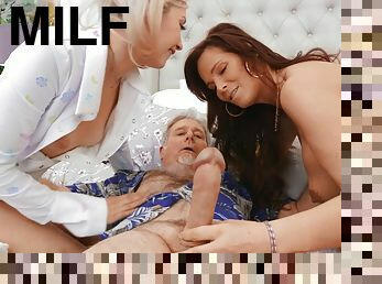Horny MILF Syren De Mer and teen Sia Lust share mammoth dick