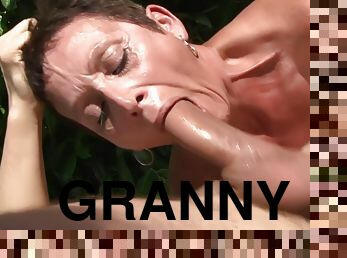 gros-nichons, vieux, orgie, en-plein-air, anal, mature, ejaculation-sur-le-corps, granny, énorme-bite, interracial