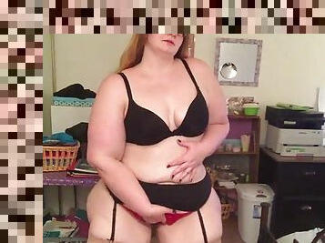Amateur fat woman dancing on camera