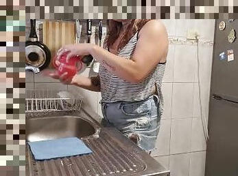 cleans her kitchen with her big tits