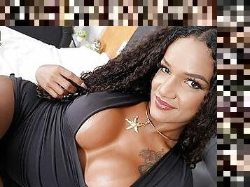 BRAZILIAN-TRANSSEXUALS: Latina Cute Babe Thaysa Lopes