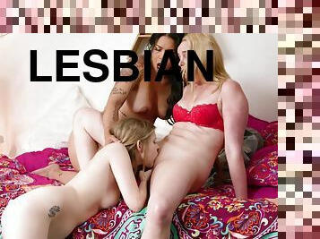 Smooth oral sex in lesbian threesome makes these bitches feel amazing