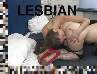 aasialainen, masturbaatio, pillu-pussy, lesbo-lesbian, lelu, hameen-alle, pitkät-sukat, pikkuhousut, suuteleminen, soolo