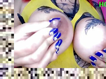 Camwhore removes huge nipple piercings and cum squirts