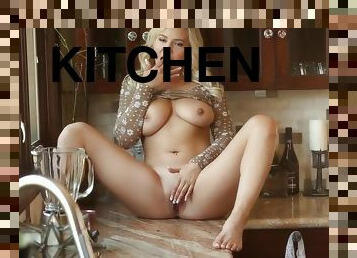 Gorgeous babe in the Kitchen - Kylie page