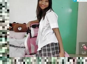 Very Cute Asian Schoolgirl pt4