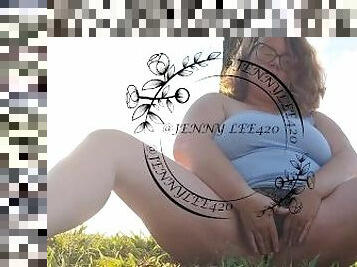 gros-nichons, masturbation, en-plein-air, femme, amateur, milf, maman, belle-femme-ronde, joufflue, mère