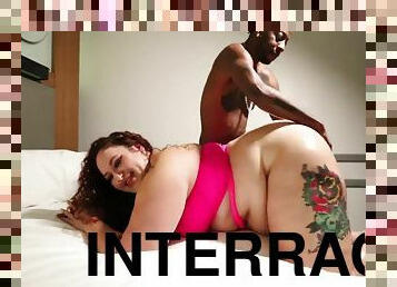 cul, anal, énorme-bite, interracial, belle-femme-ronde, brunette, tatouage