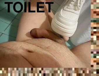 I did a squirt show in MAC toilet. Now I have to go home wet.