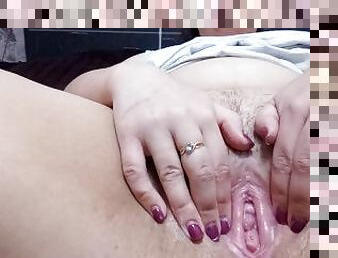Juicy pussy and tight point close -up! See how she masturbates her delicious wet pussy