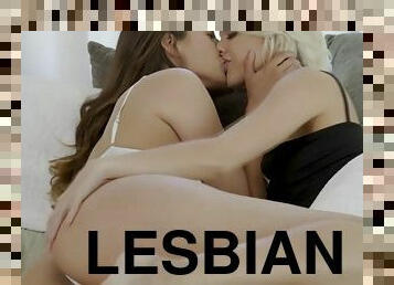 Cute lesbian friends oral sex pussy licking and fingering