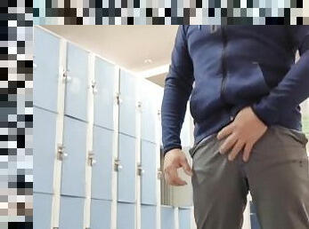 PINOY INABUTAN NG LIBOG SA SAUNA LOCKER ROOM