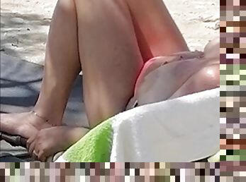 gros-nichons, en-plein-air, public, milf, cam, plage, espion, voyeur, caché, seins-nus