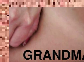 Grandma slut licks pussy and rides