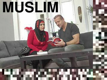 Aisha Bahadur & George Uhl in Grateful Sexy Muslim Gets Boned - Porncz