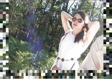 MI-LING S'EXHIB EN EXTERIEUR AU CHATEAU DE LA CHASSE