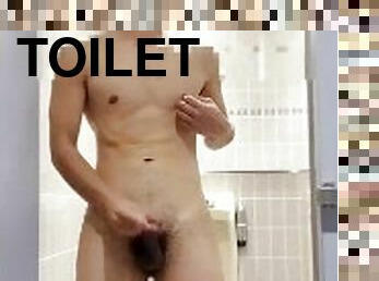 asiatique, masturbation, public, amateur, ejaculation-sur-le-corps, gay, japonais, branlette, ejaculation, toilette