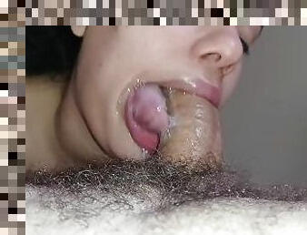 blowjob and deep throat the most drooling on the face of the earth, she doesn't drool she soaks????????