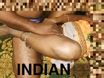 Indian Real couple midnight in yellow colour saree hot video