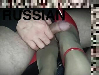 russe, giclée, amateur, ejaculation-sur-le-corps, branlette, pieds, bas, ejaculation, en-nylon, jambes