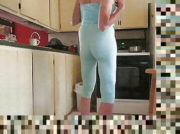 Crossdresser in skin-tight leggings.