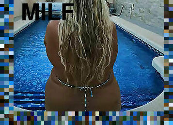Sexy BBW MILF in the swimming pool