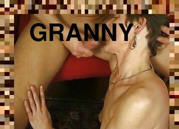 Giving some cock to granny - Julia Reaves