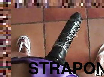 strapons, pēdas, dildo, dominēšana