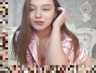 Cute Camgirl Playing her Pussy live