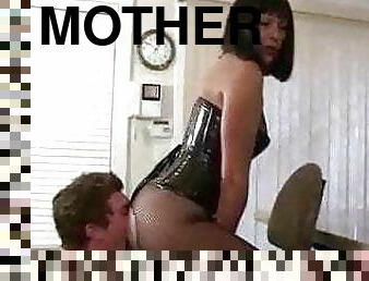  MISTRESS MOTHER-SON LICK MY PUSSY