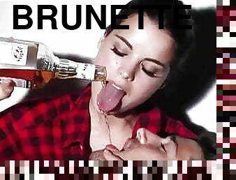 brunette, trinken