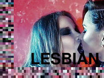 לסבית-lesbian, עיסוי, סאדו-מאזו, נשיקות, כלבה, בלונדיני, מלאך, שחרחורת, קעקוע