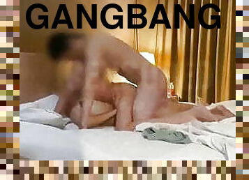 Tante kena Gangbang di Hotel