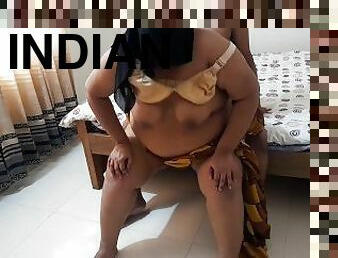 Indian Sexy Saas Hot ho jati hai aur damad ko chodta hai - Mother-in-law climbed on son-in-law's coc