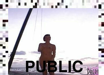 public, chatte-pussy, amateur, plage, rousse, jupe-en-l’air, percé, petite, solo, tatouage