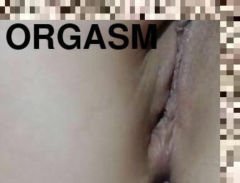 lady masturbate pussy and orgasm closeup - hot solo