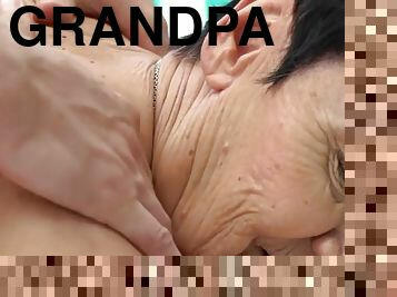Dicksucking grandpa tastes jizz on her knees