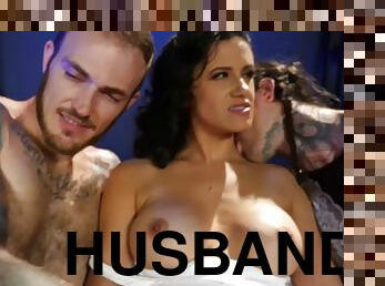 Nymphomaniac slut in lycra enjoys a bisex threesome with her husband