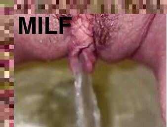 Extreme piss milf