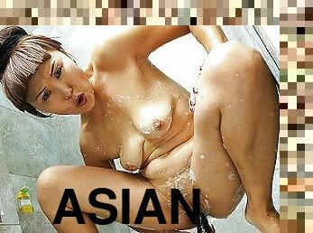 aasialainen, kylpy, isot-tissit, isoäiti, masturbaatio, nännit, orgasmi, ruikkiminen, amatööri, kypsä